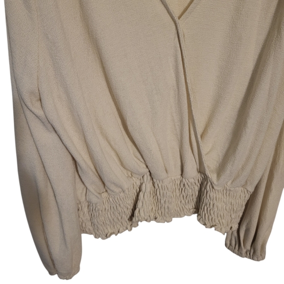 Everleigh Cream Wrap Front Smocked Cropped Long Sleeve Blouse, Plus Size 2XL NEW - Picture 3 of 6